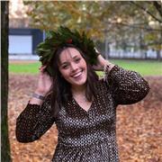 Ragazza, laureata impartisce lezioni di spagnolo e anche altre materie se richieste